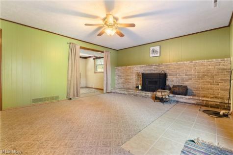2561 Fallview Street NW Uniontown OH 44685