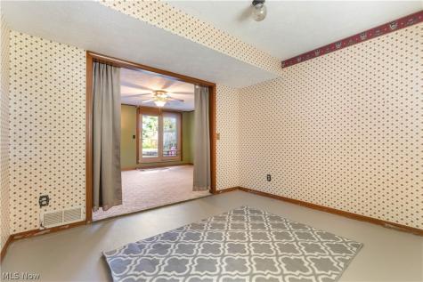 2561 Fallview Street NW Uniontown OH 44685