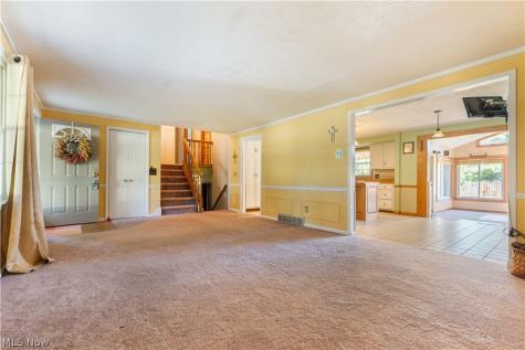 2561 Fallview Street NW Uniontown OH 44685