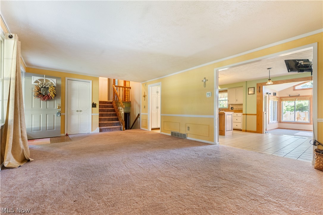 2561 Fallview Street NW Uniontown OH 44685