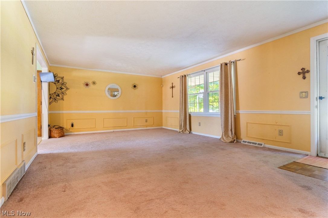 2561 Fallview Street NW Uniontown OH 44685