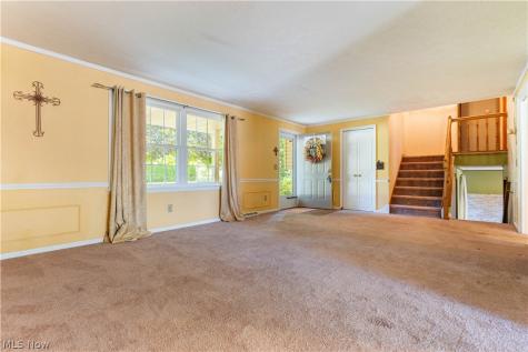2561 Fallview Street NW Uniontown OH 44685