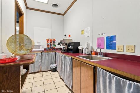 6157 Alliance Road NW Malvern OH 44644
