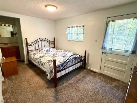912 Hadley Lane Marietta OH 45750