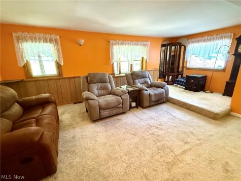 912 Hadley Lane Marietta OH 45750