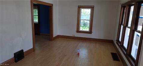 2278 11th Street SW Akron OH 44314