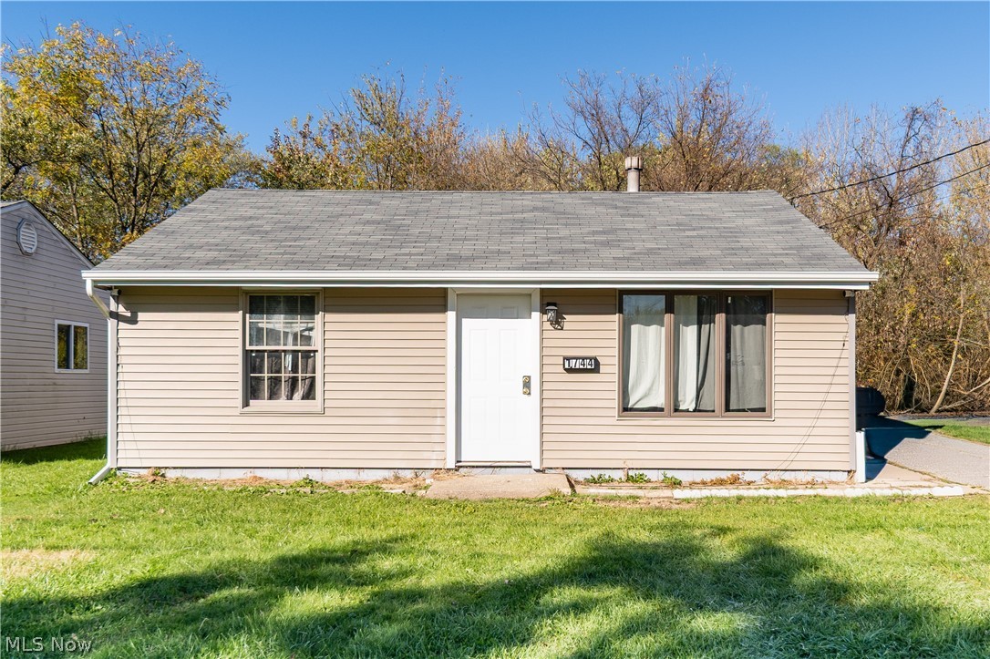 1744 Victoria Street SW Warren OH 44485