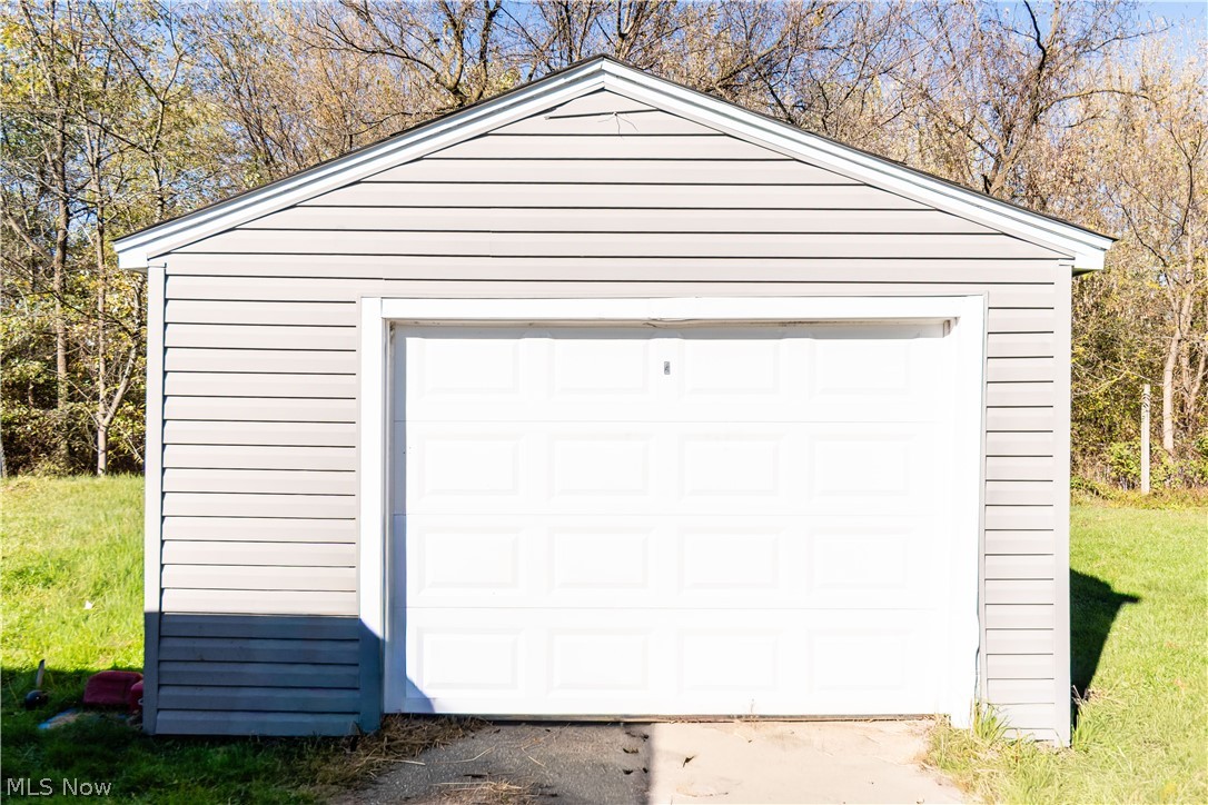 1744 Victoria Street SW Warren OH 44485