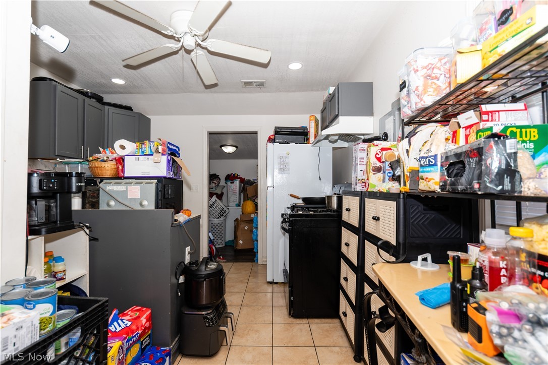1744 Victoria Street SW Warren OH 44485