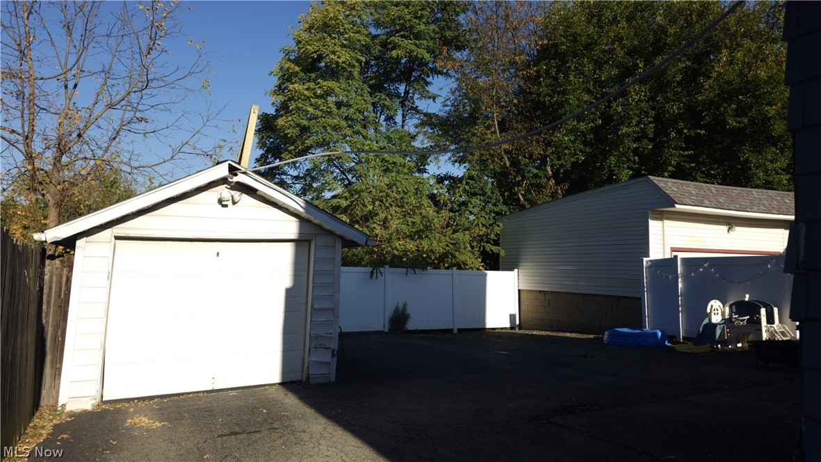 1570 Edgehill Avenue SE Warren OH 44484
