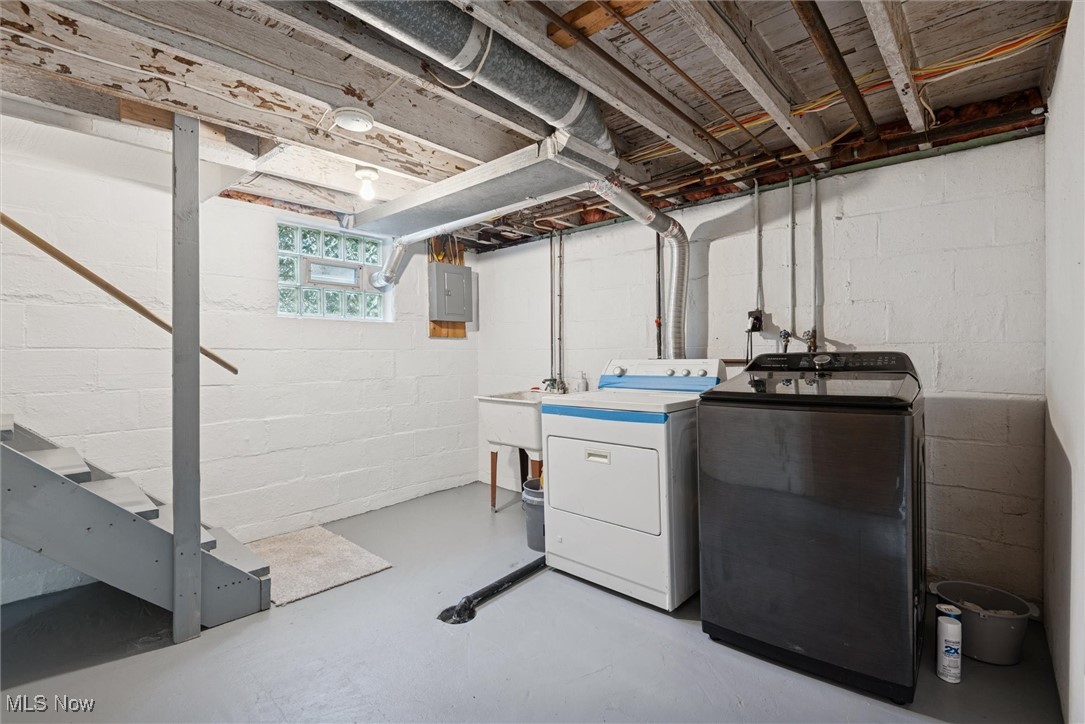 366 Doyle Street Akron OH 44303