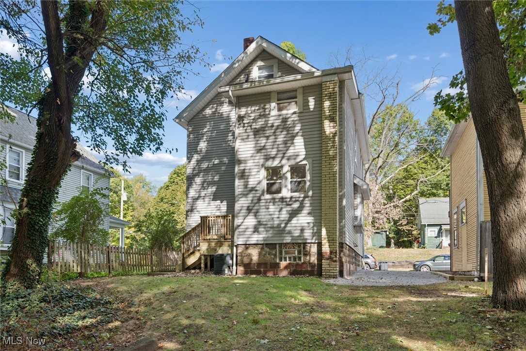 366 Doyle Street Akron OH 44303