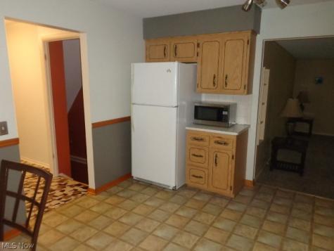 979 E Decker Drive Seven Hills OH 44131