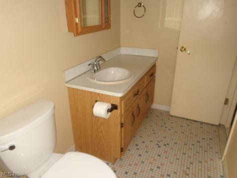 979 E Decker Drive Seven Hills OH 44131
