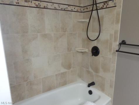 979 E Decker Drive Seven Hills OH 44131
