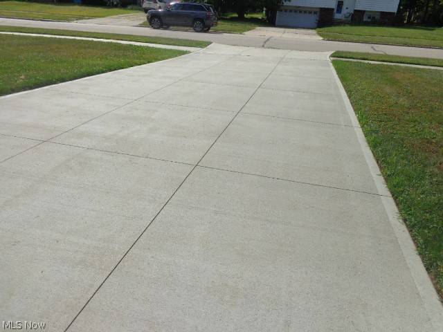 979 E Decker Drive Seven Hills OH 44131