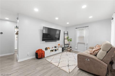 14405 Cleminshaw Road Cleveland OH 44135