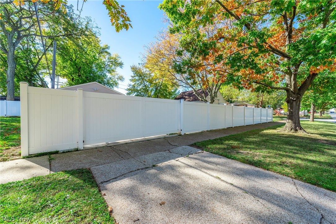 14405 Cleminshaw Road Cleveland OH 44135