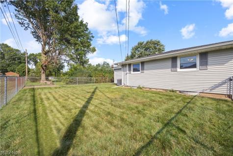 3610 Palm Springs Drive Lorain OH 44053