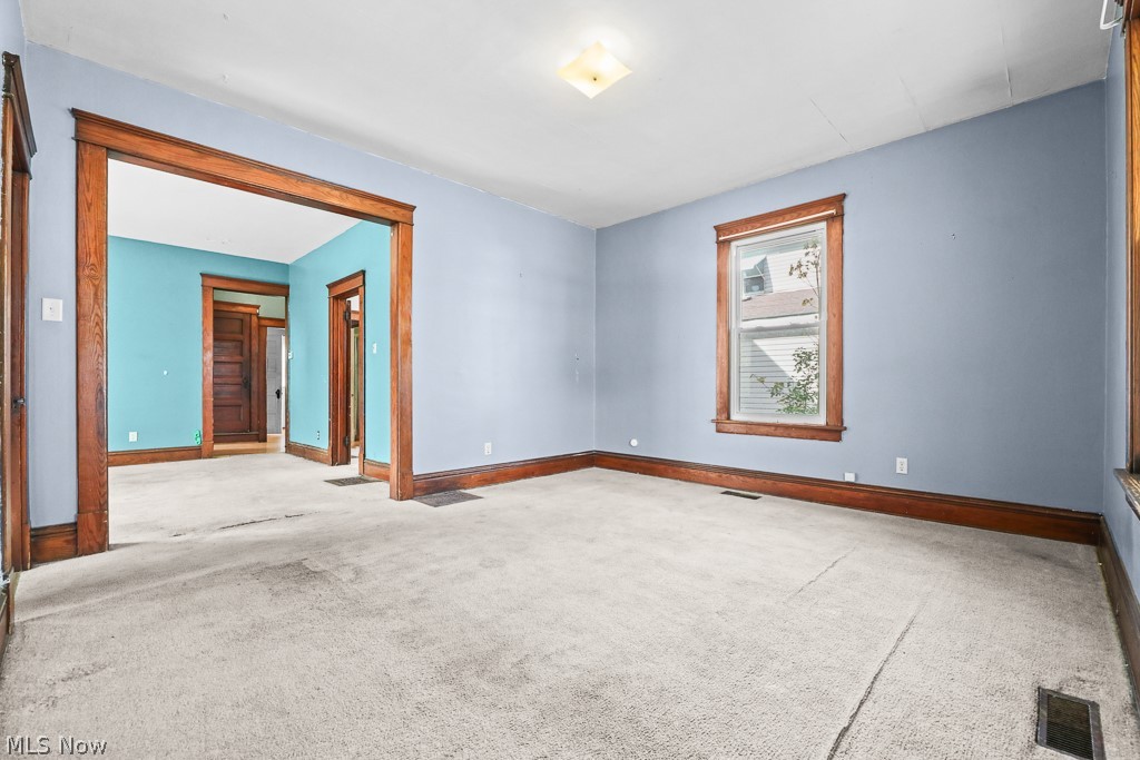 134 W Cambridge Street Alliance OH 44601