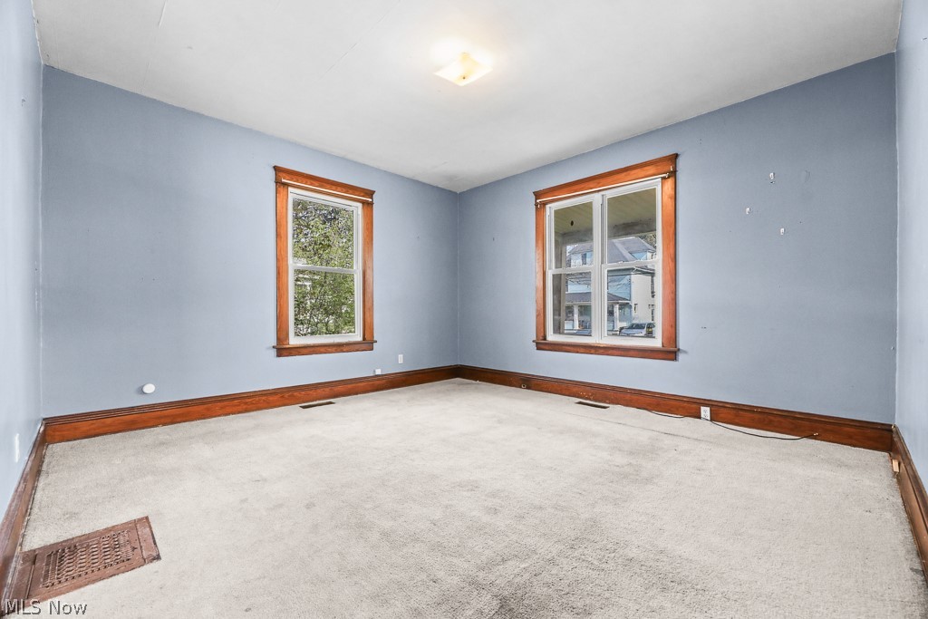 134 W Cambridge Street Alliance OH 44601