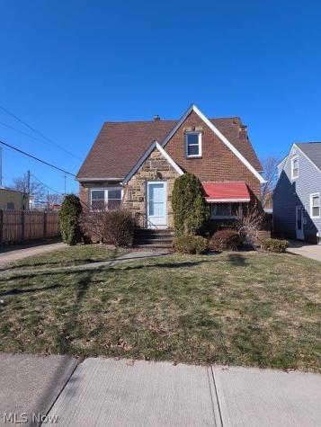4262 W 62nd Street Cleveland OH 44144