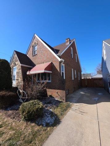 4262 W 62nd Street Cleveland OH 44144