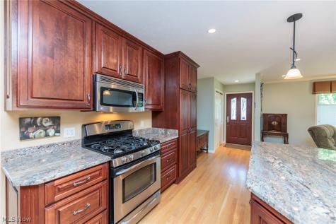 9711 Idlewood Drive Cleveland OH 44144