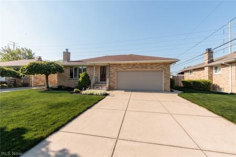9711 Idlewood Drive Cleveland OH 44144