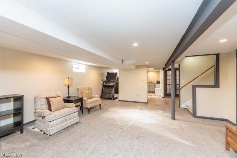9711 Idlewood Drive Cleveland OH 44144