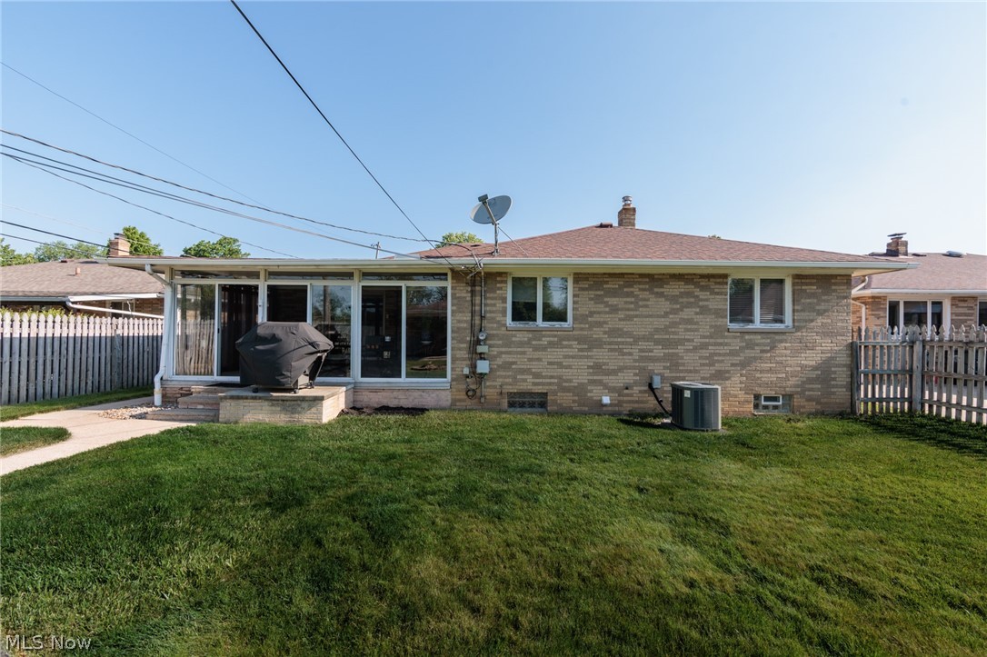 9711 Idlewood Drive Cleveland OH 44144