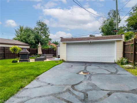 3788 Jo Ann Drive Cleveland OH 44122