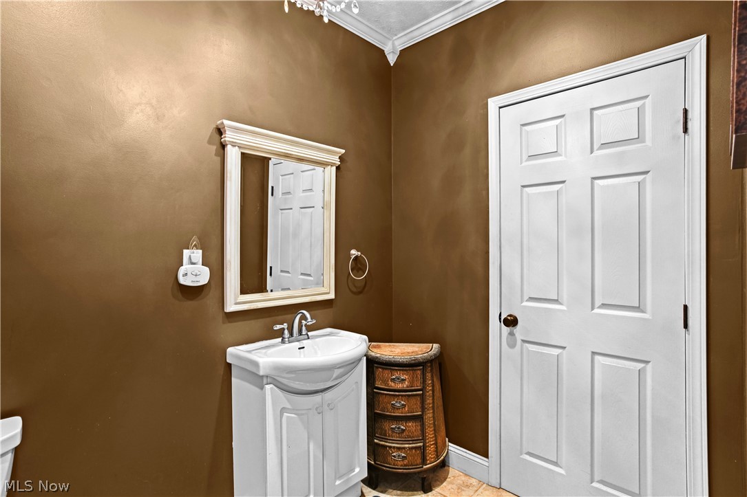 1025 3rd Street Brilliant OH 43913