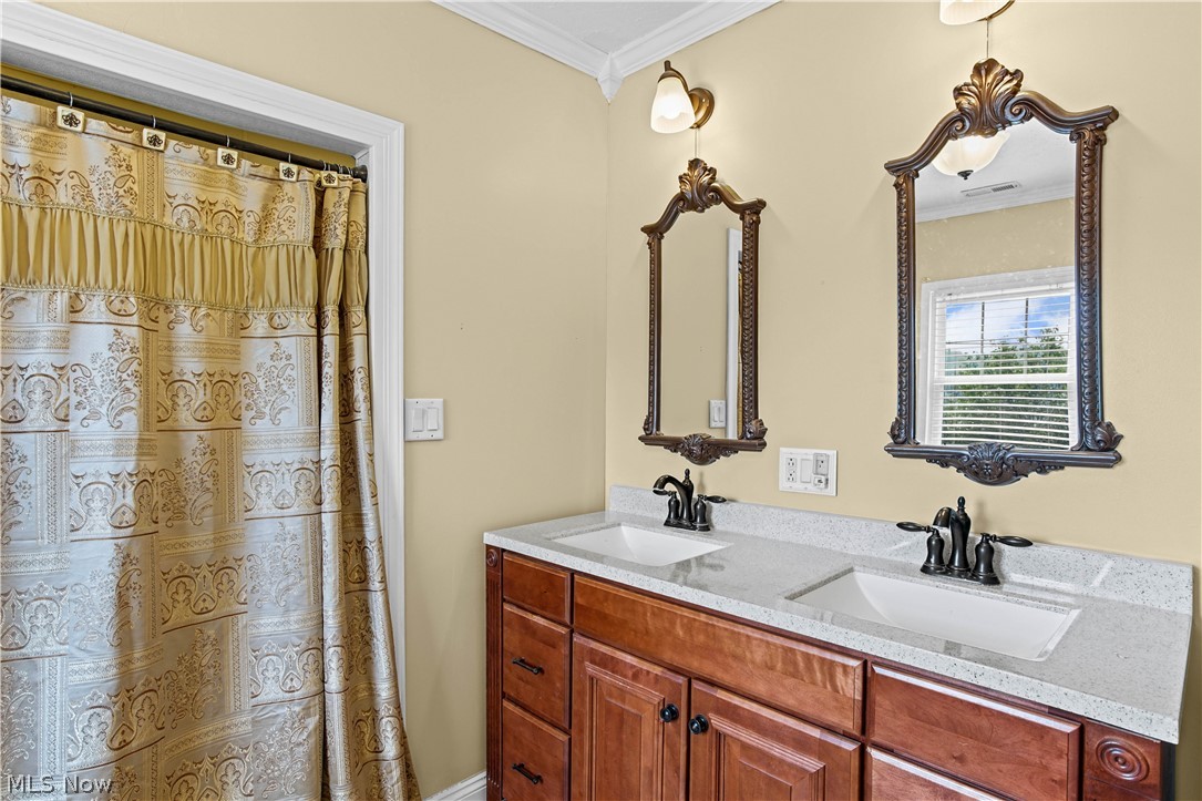 1025 3rd Street Brilliant OH 43913