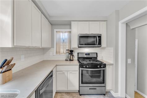5448 Summit Road Lyndhurst OH 44124