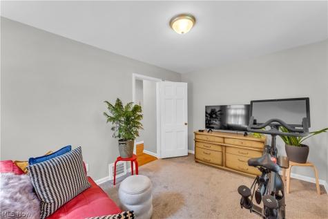 5448 Summit Road Lyndhurst OH 44124
