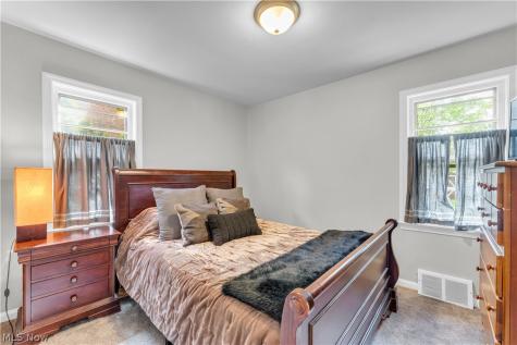 5448 Summit Road Lyndhurst OH 44124