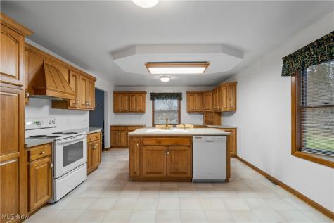 7428 Shadyview Avenue NW Massillon OH 44646