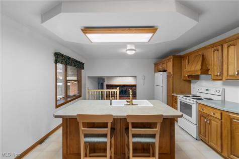 7428 Shadyview Avenue NW Massillon OH 44646