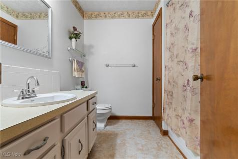 7428 Shadyview Avenue NW Massillon OH 44646