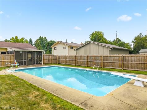 2812 Roanoke Street NW Massillon OH 44646
