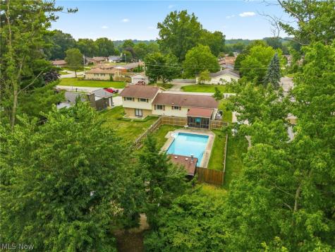 2812 Roanoke Street NW Massillon OH 44646