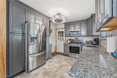 2812 Roanoke Street NW Massillon OH 44646
