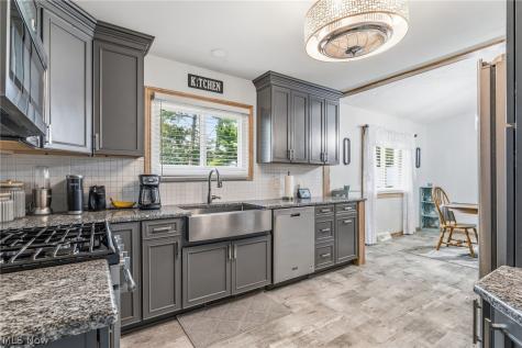 2812 Roanoke Street NW Massillon OH 44646