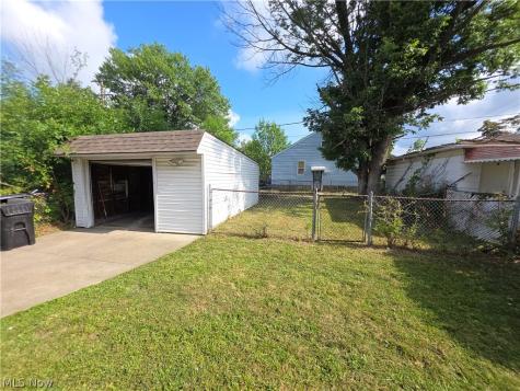 15205 Harvard Avenue Cleveland OH 44128