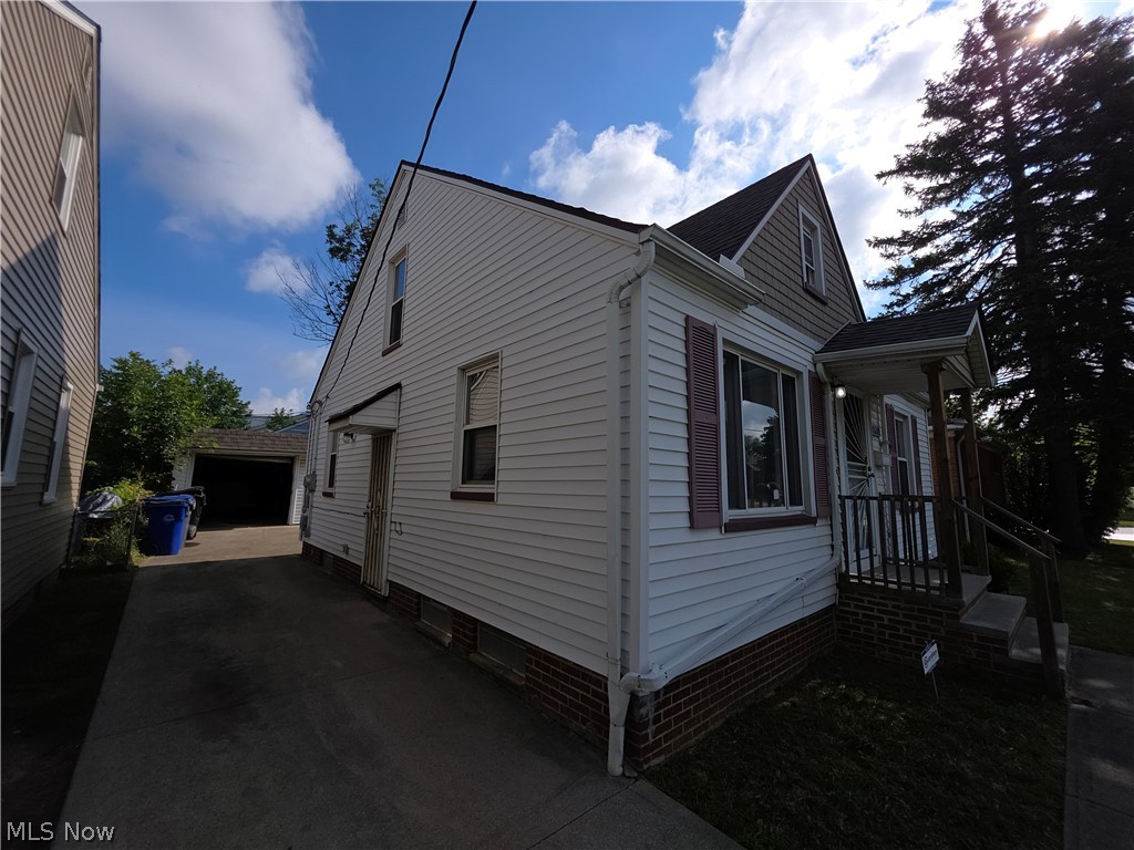 15205 Harvard Avenue Cleveland OH 44128