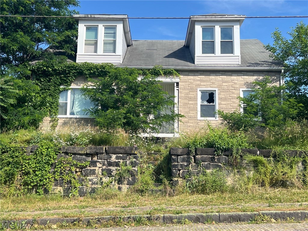415 S 3rd Street Martins Ferry OH 43935