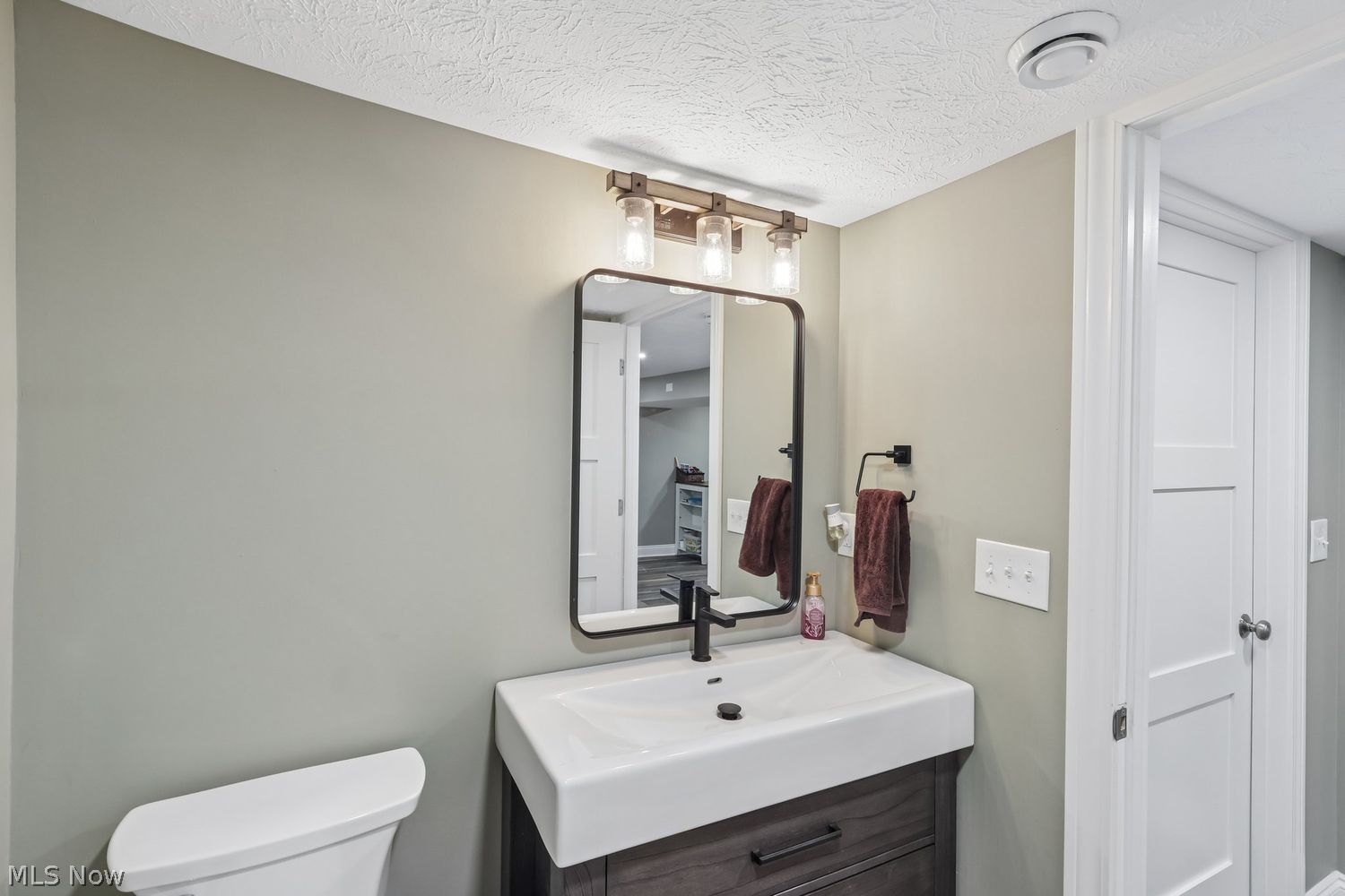 27473 Dellwood Drive Westlake OH 44145