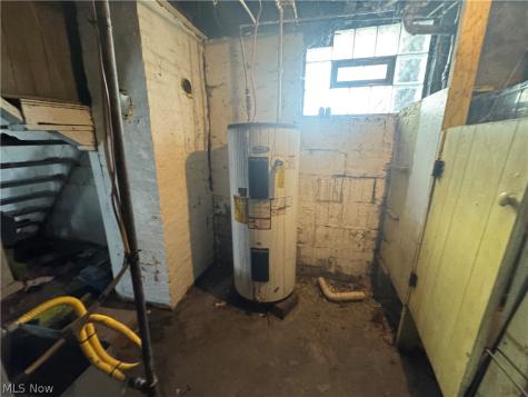 1593 2nd Street Youngstown OH 44509