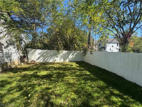 1593 2nd Street Youngstown OH 44509
